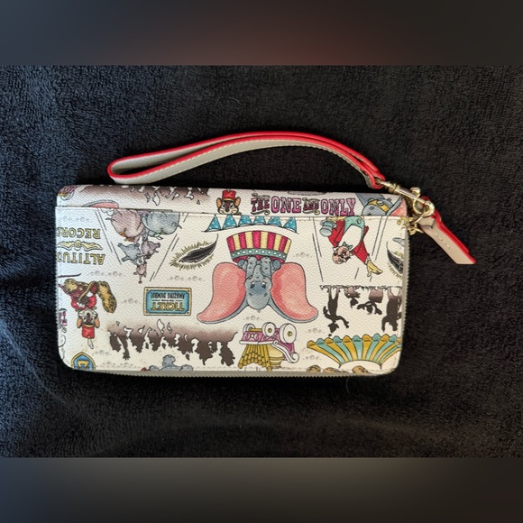 Brand New Dooney & Bourke Dumbo Wallet - Picture 2 of 3